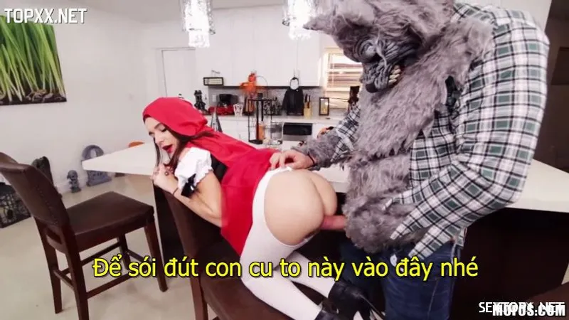 Bé nữ sinh vú to trong áo đồng phục trường được anh gymer chịch sướng em còn tự quay phim